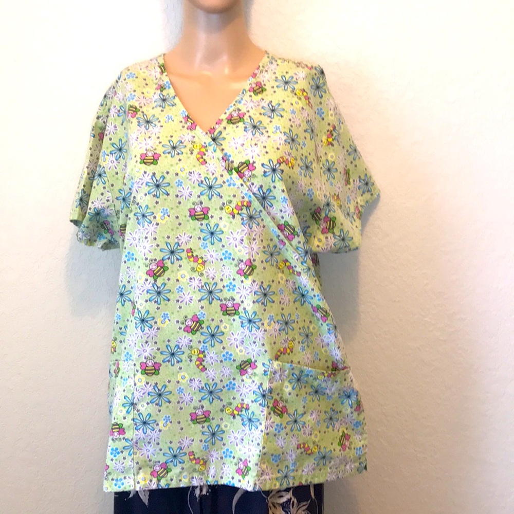 Absolute Women’s Scrub Top Size L
